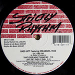 Bass Hitt* Featuring Dreamgirl Veee : The Beat That Makes U Move / U.K. One Day (12")
