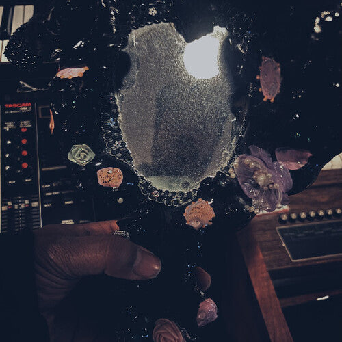 Maneka - Bathes And Listens (Vinyl)