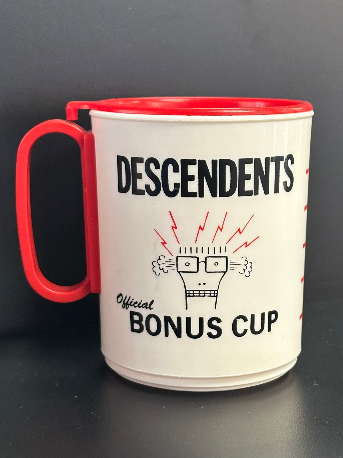 Taza vintage de los Descendientes de los años 80 (Copa oficial extra)
