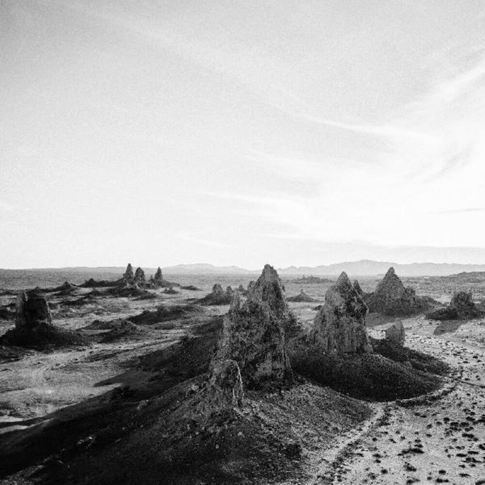 the album cover for LTO - Daear [Colored Vinyl] [180 Gram] (Slv) [Indie Exclusive] [Download Included]