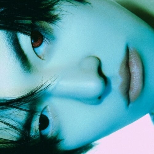 LEO - Come Closer - incl. 24pg Photobook, Photocard + Sticker (CD)