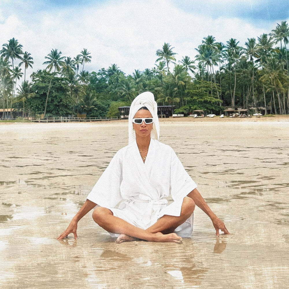 the album cover for Adi Oasis - Silver Lining